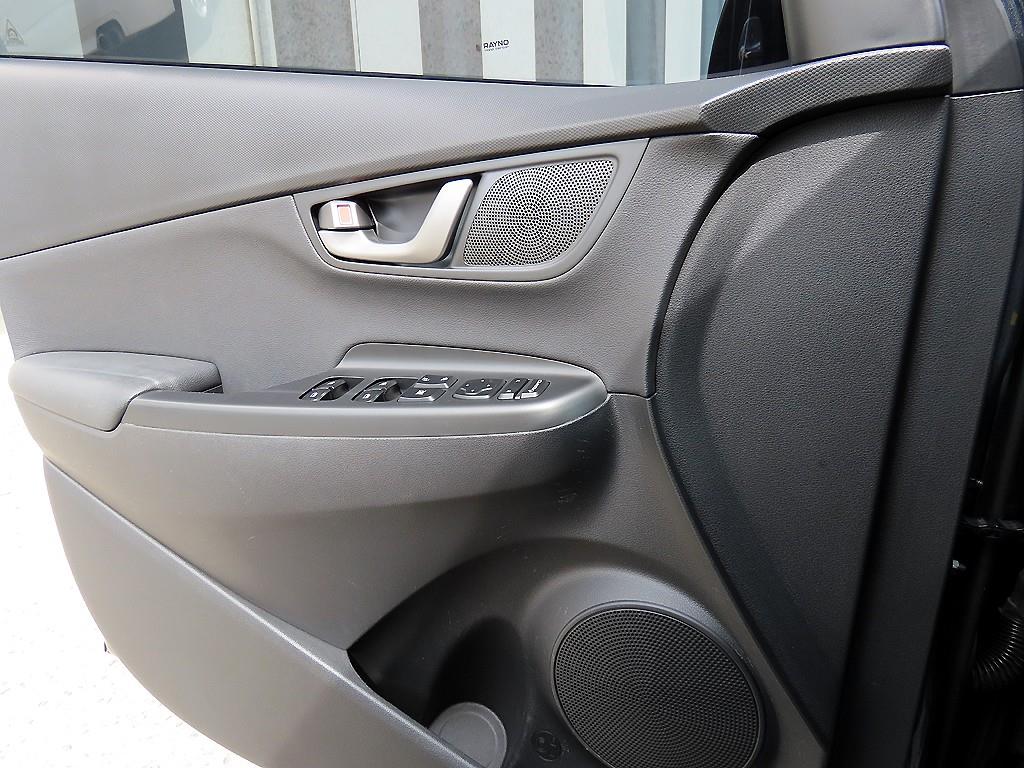 HYUNDAI Kona - Vista 11