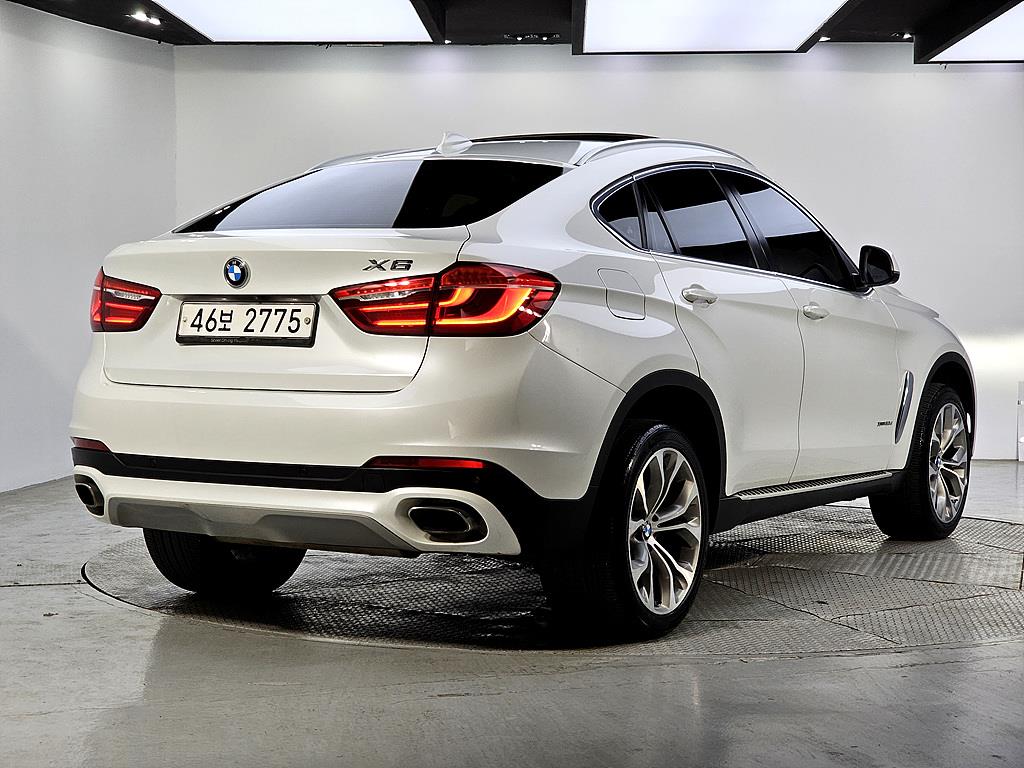 BMW X6 - Vista 4