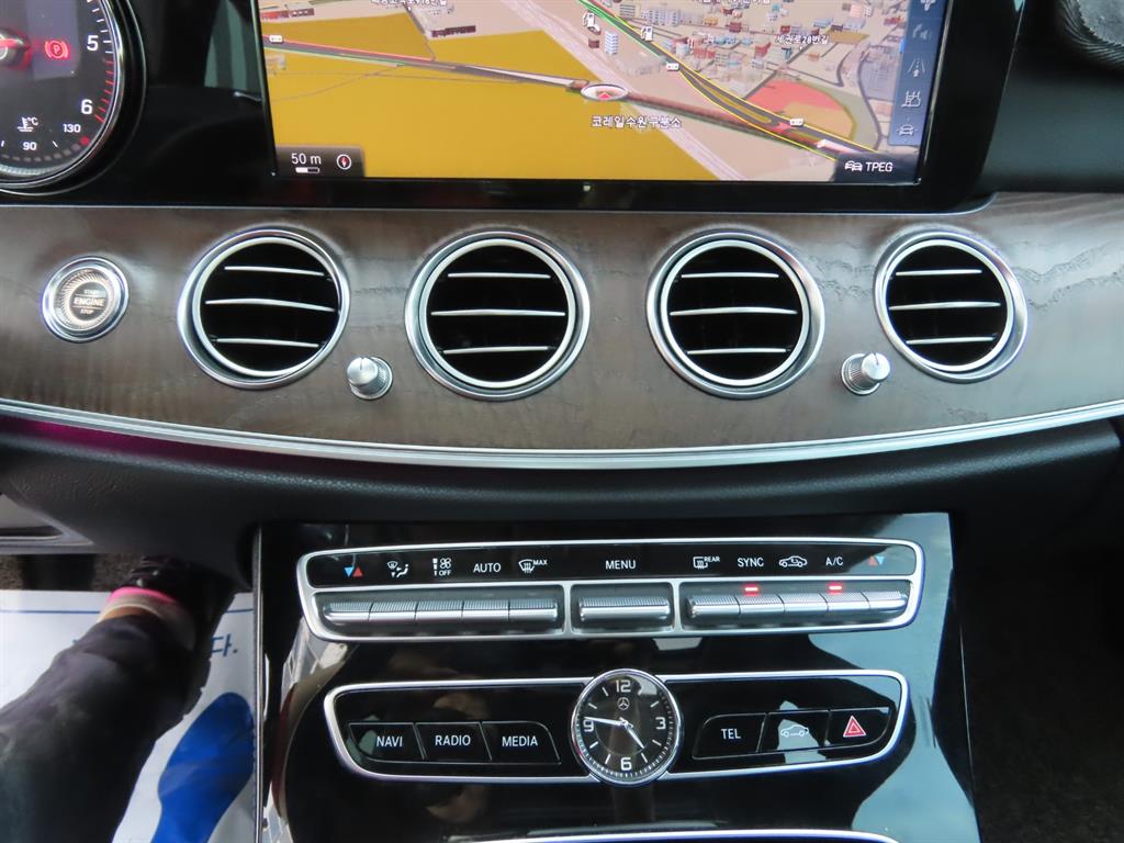 Mercedes Benz E class 2017 Blanco - Importación desde Corea - HF Imports Iquique - Foto 12