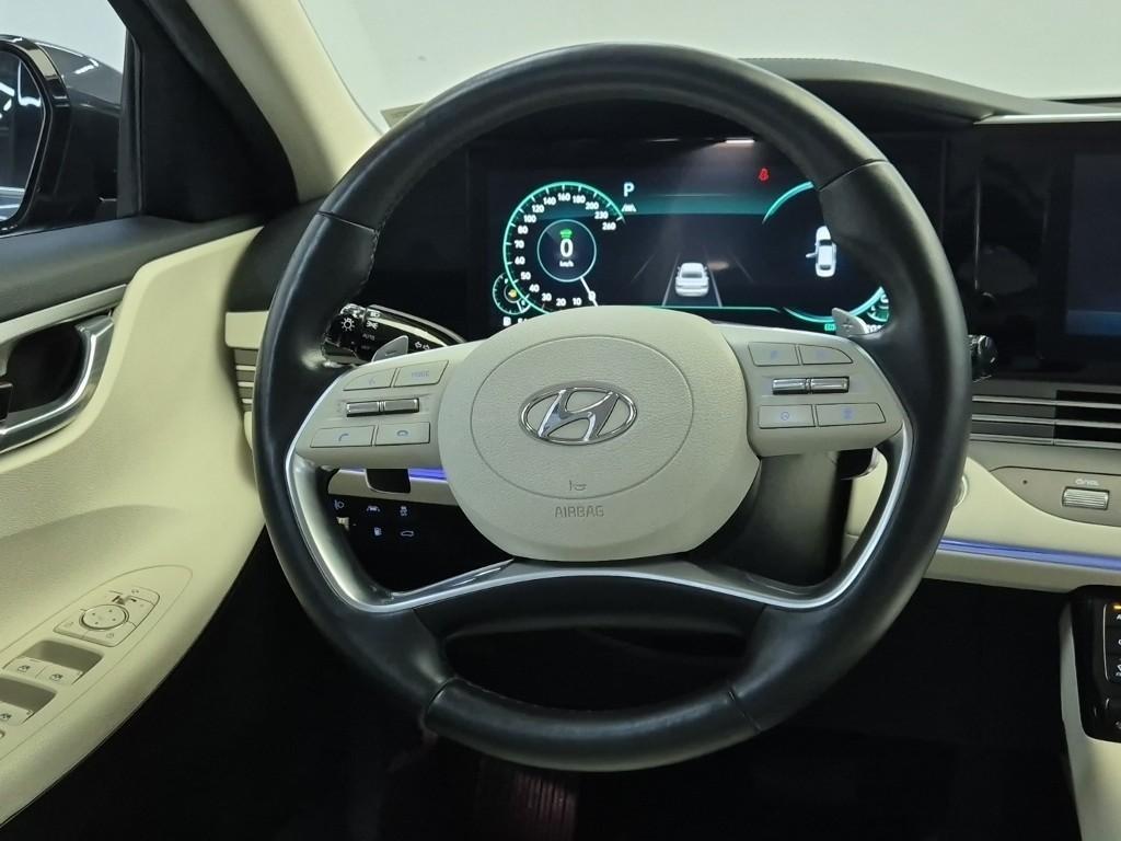HYUNDAI Grandeur - Vista 9