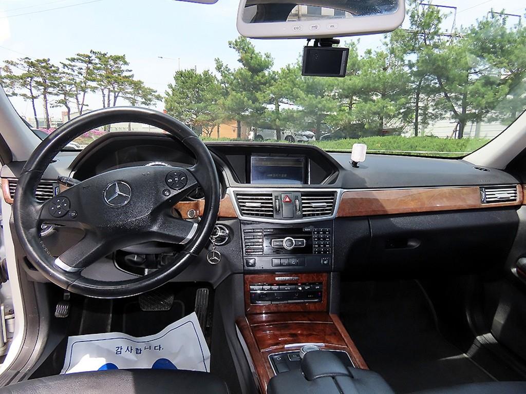 Mercedes Benz E class - Vista 7
