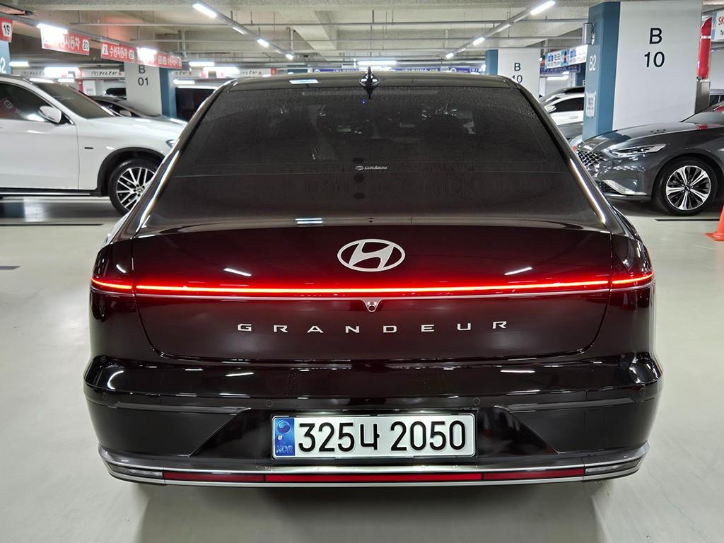 HYUNDAI Grandeur - Vista 4
