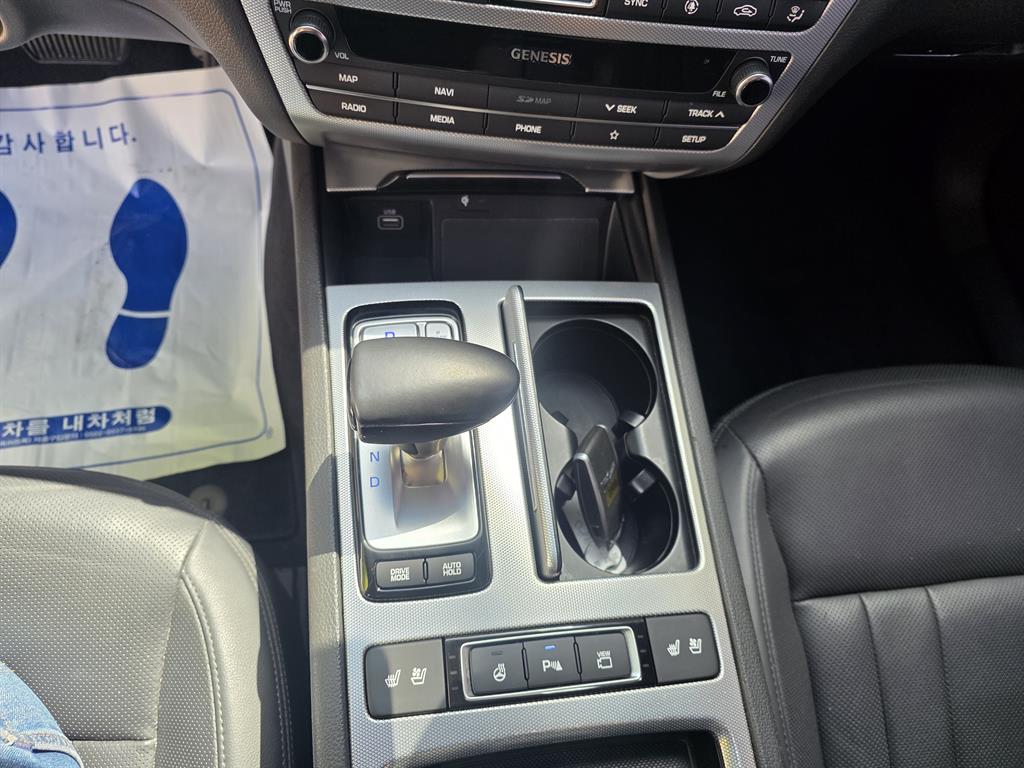 Genesis G80 - Vista 9