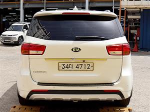 KIA Carnival - Vista 6