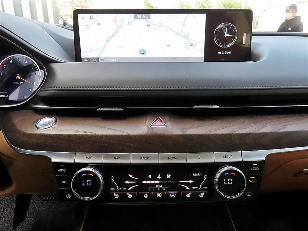Genesis G80 - Vista 12