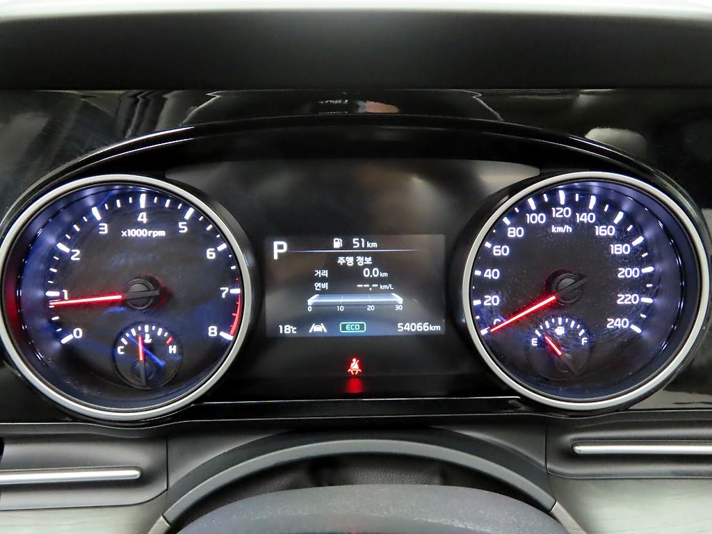 KIA Carnival - Vista 5