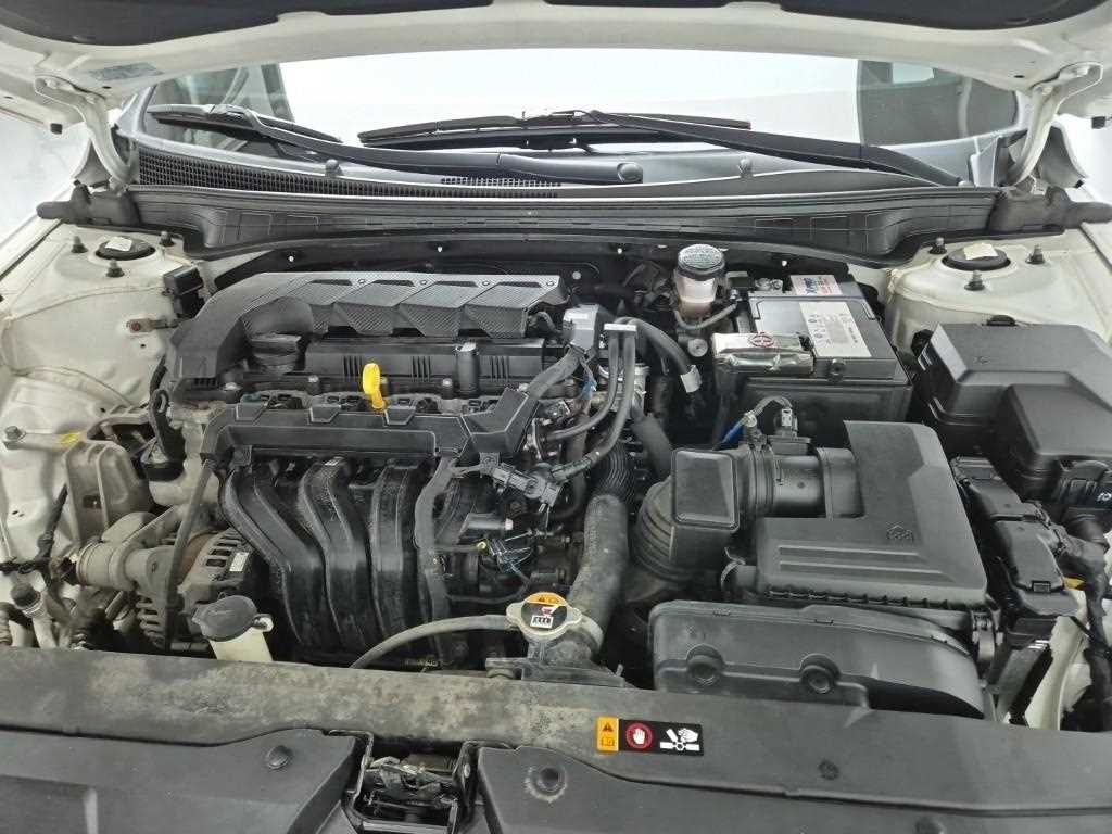 HYUNDAI Avante - Vista 5