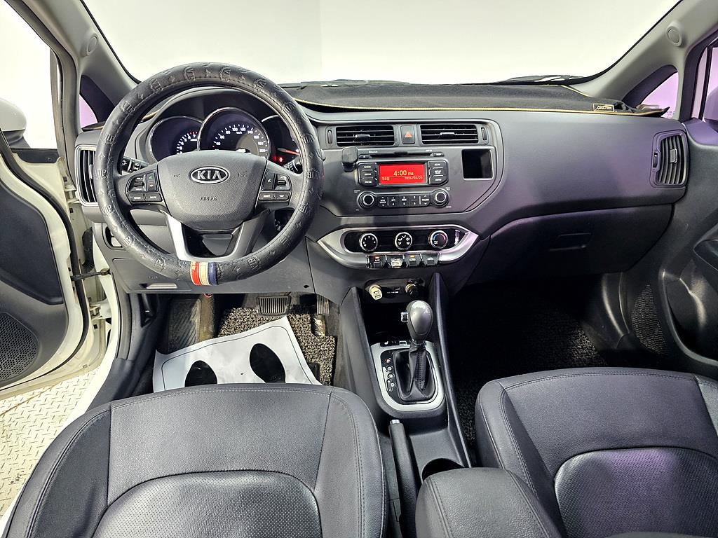 KIA Pride - Vista 5