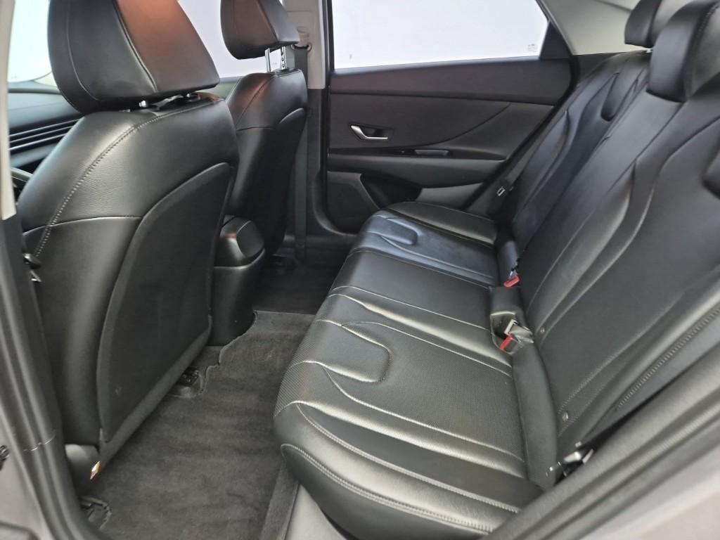 HYUNDAI Avante - Vista 12