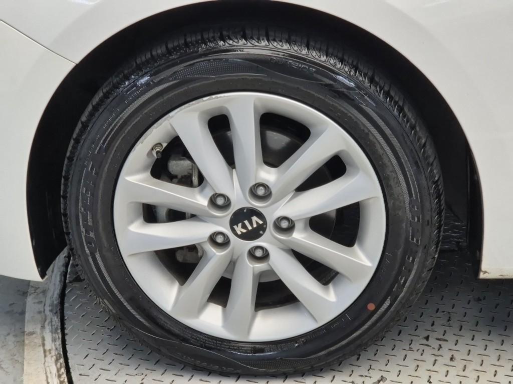 KIA K3 2017 Blanco - Importación desde Corea - HF Imports Iquique - Foto 18