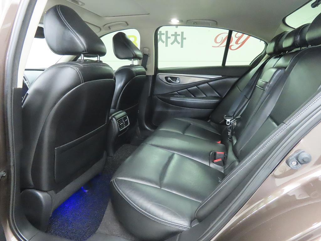 Infiniti Q - Vista 6