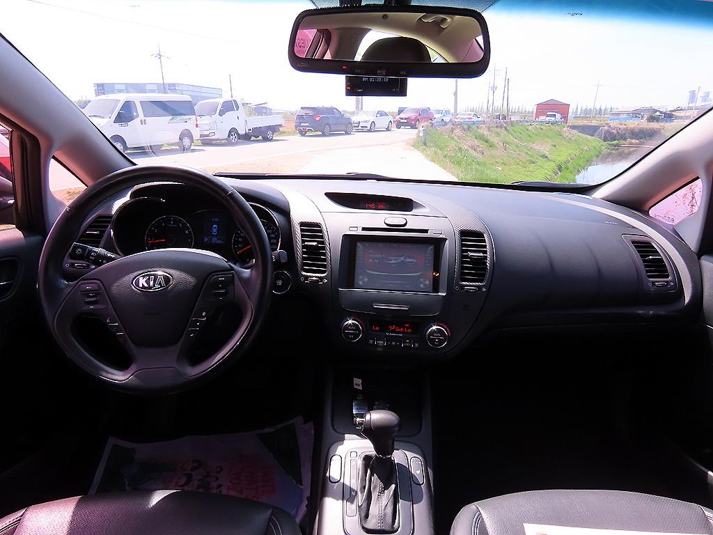KIA K3 - Vista 9