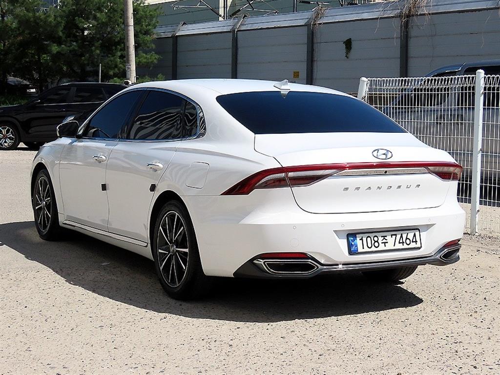 HYUNDAI Grandeur - Vista 3