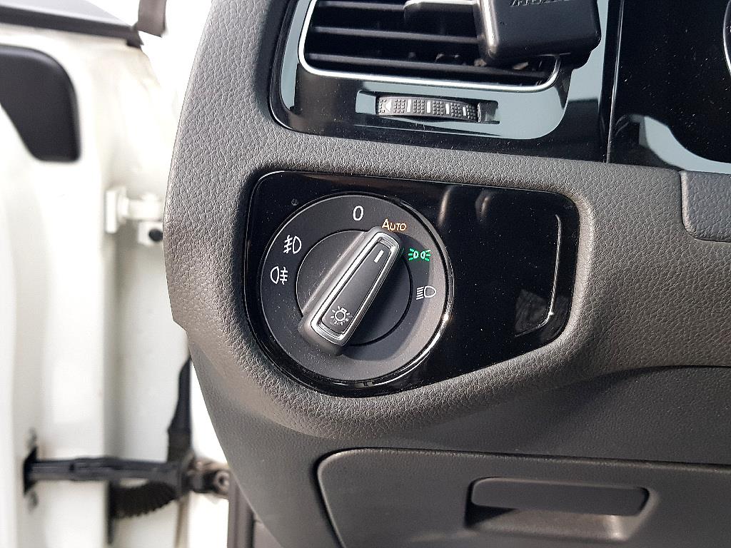 Volkswagen Golf - Vista 11