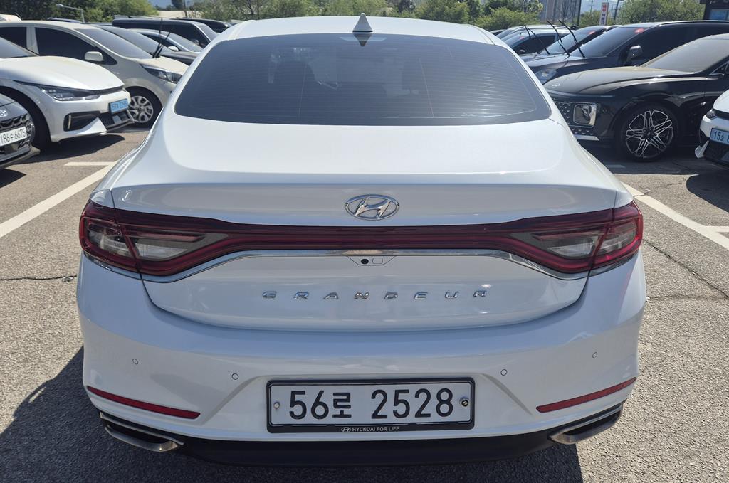 HYUNDAI Grandeur - Vista 5