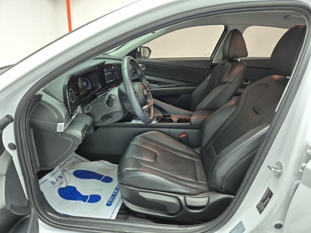HYUNDAI Avante - Vista 11