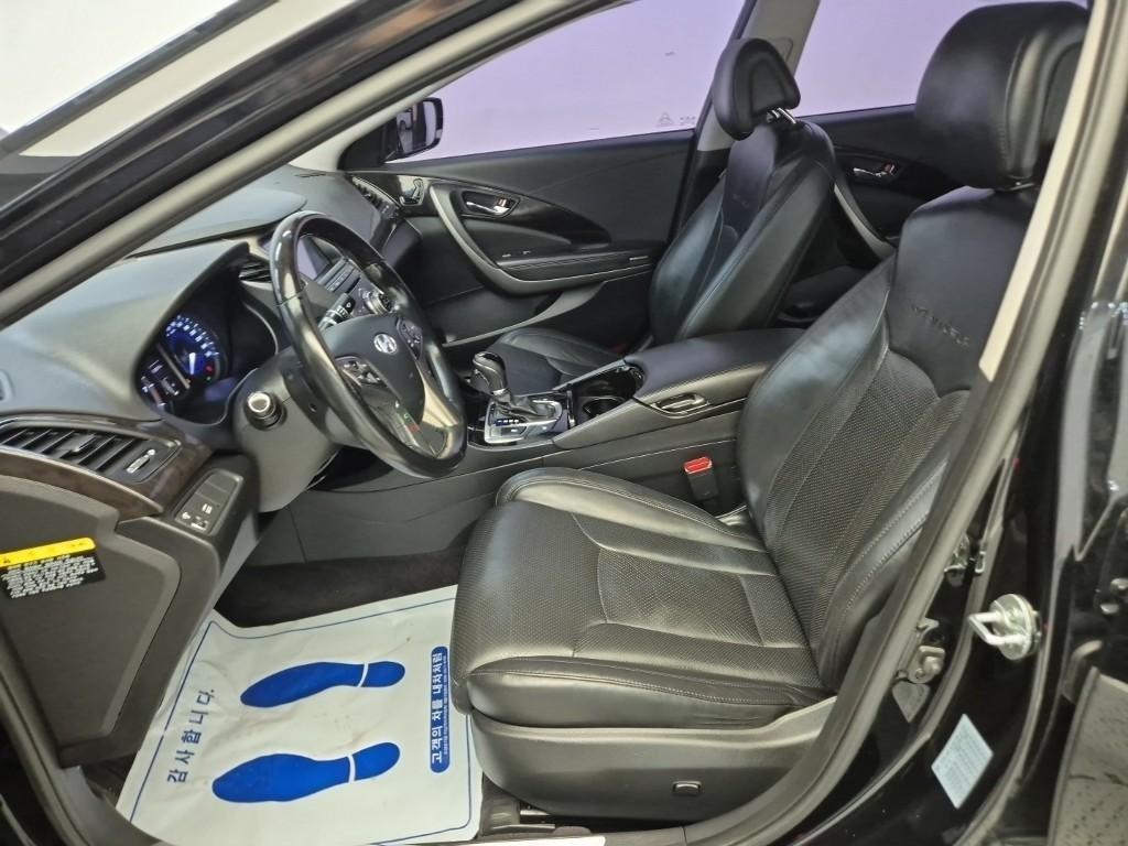 HYUNDAI Grandeur - Vista 11