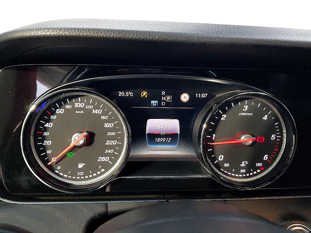 Mercedes Benz E class - Vista 7