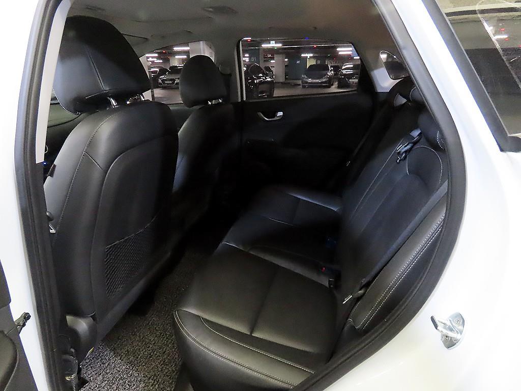 HYUNDAI Kona - Vista 7