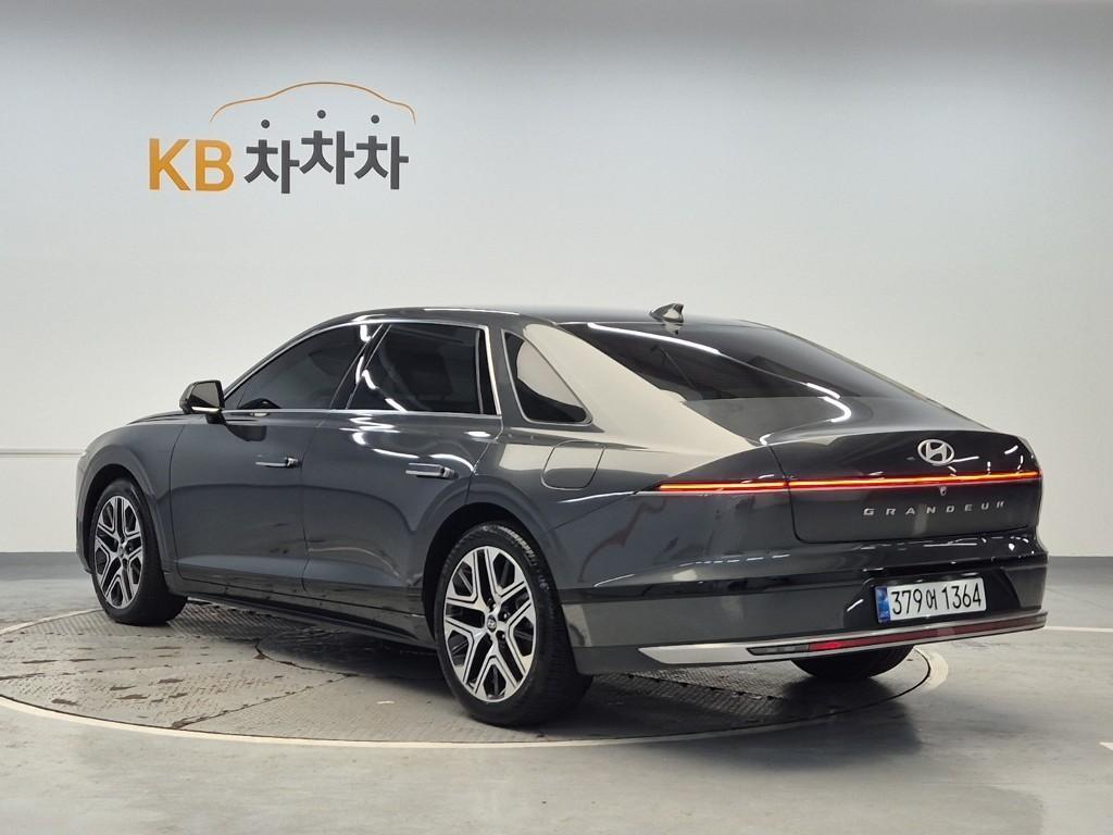 HYUNDAI Grandeur - Vista 2