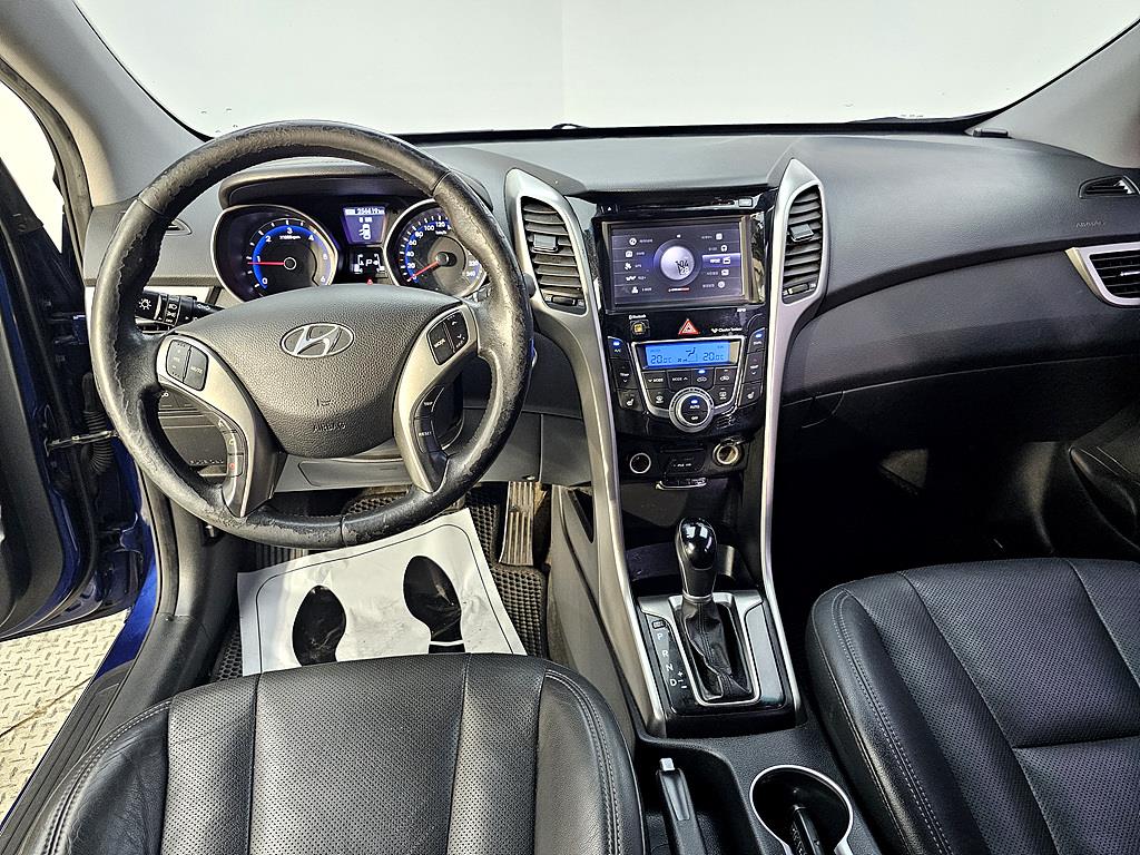 HYUNDAI i30 - Vista 5