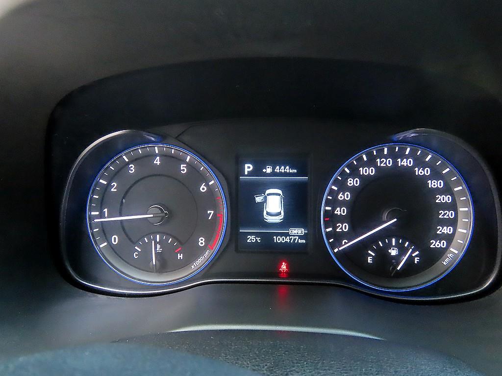 HYUNDAI Kona - Vista 9