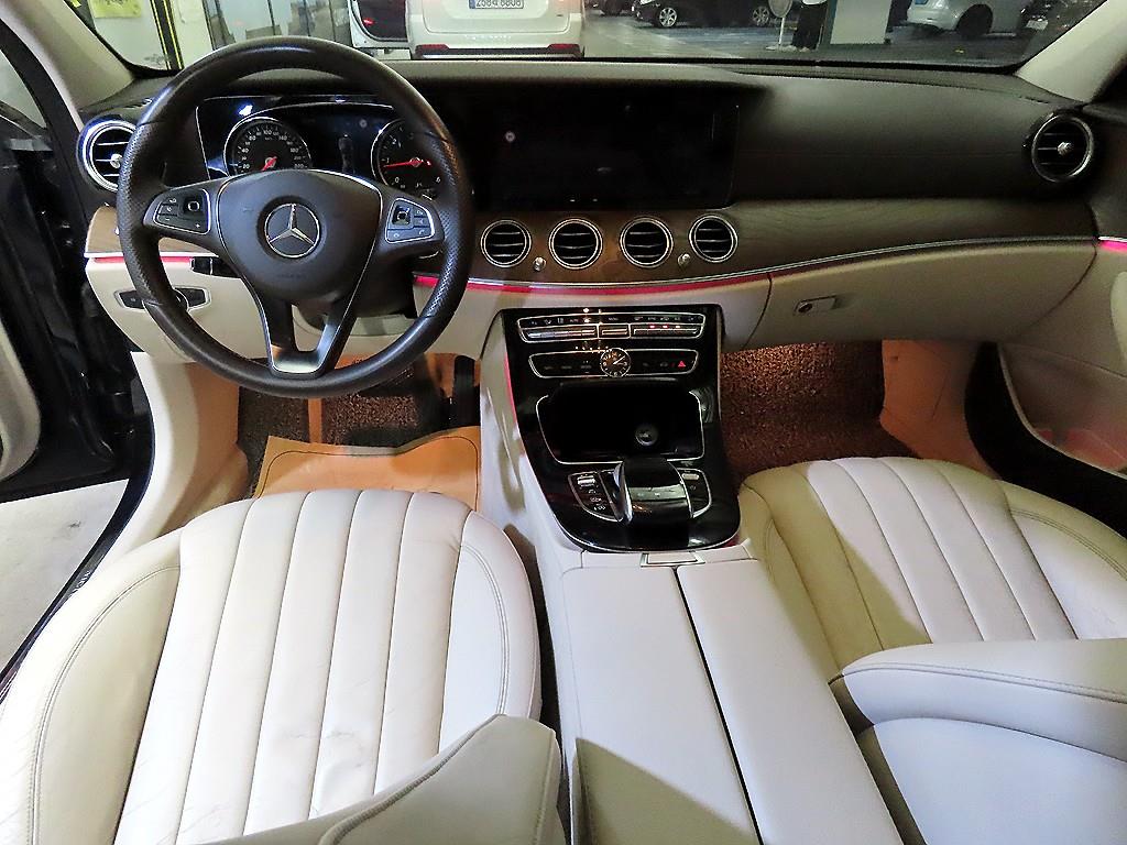 Mercedes Benz E class - Vista 10