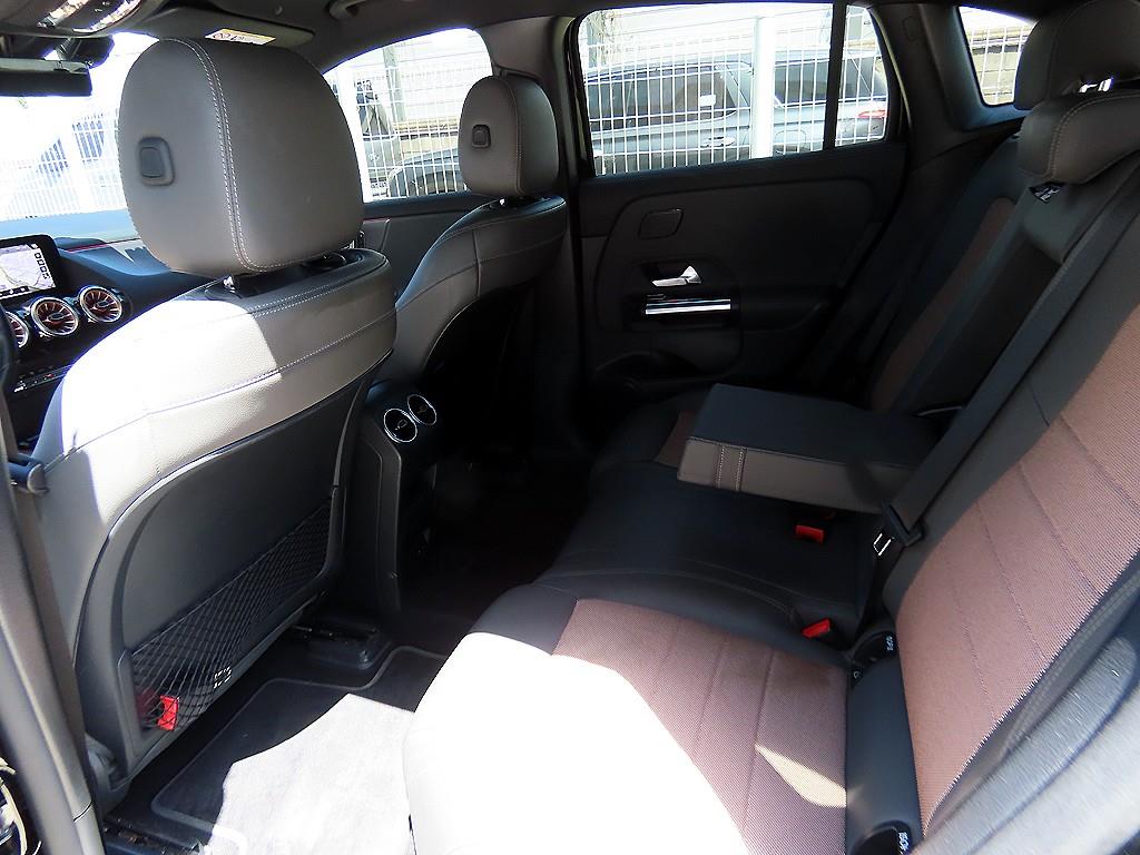 Mercedes Benz EQA - Vista 6