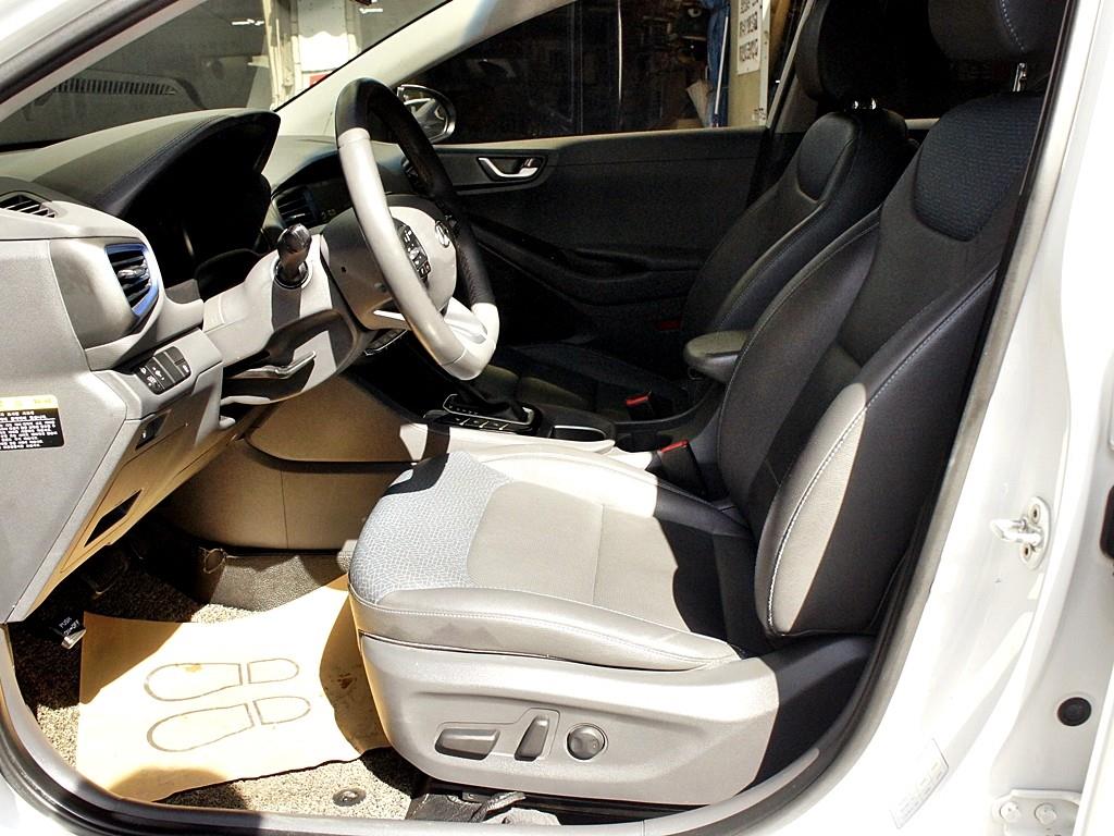 HYUNDAI Ioniq - Vista 9