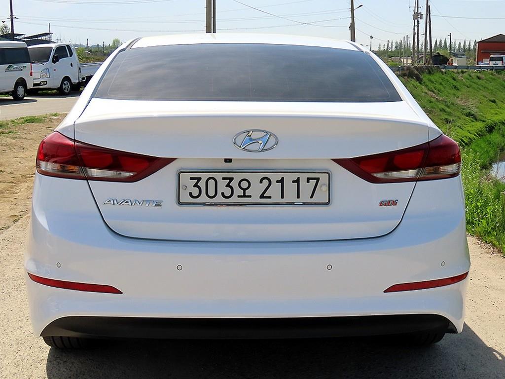 HYUNDAI Avante - Vista 4