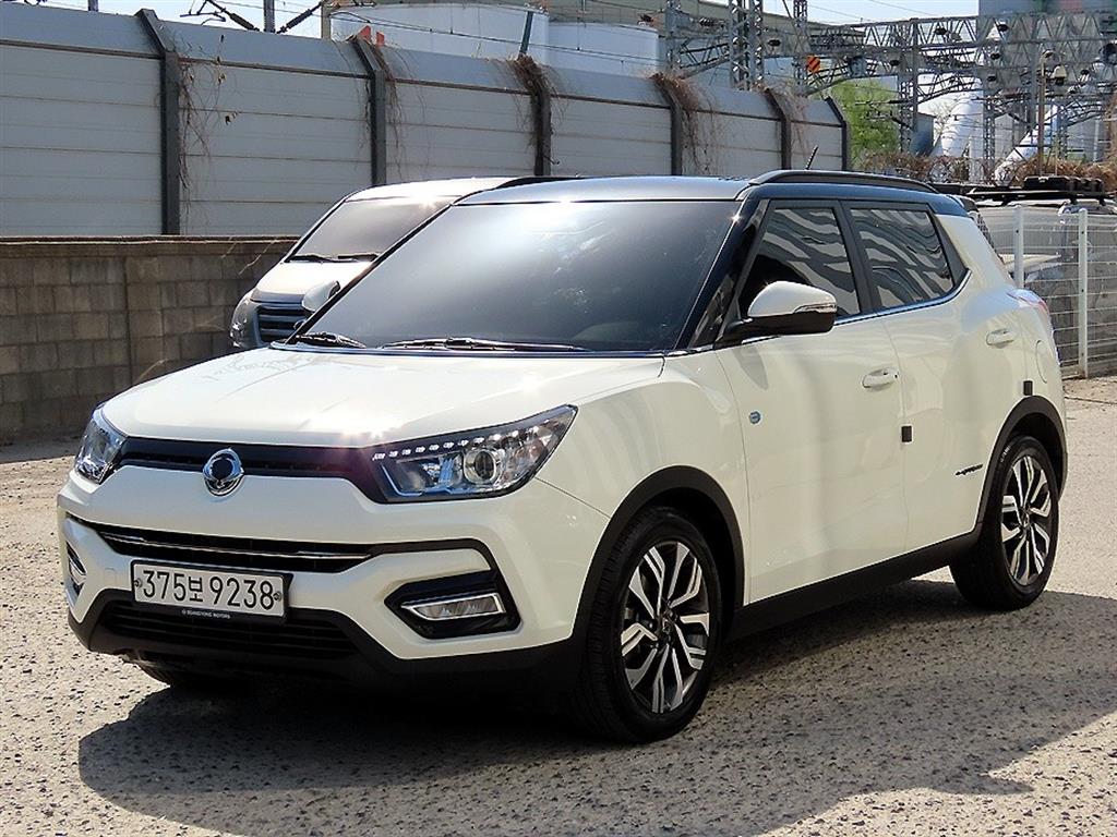 Ssangyong Tivoli - Vista 2