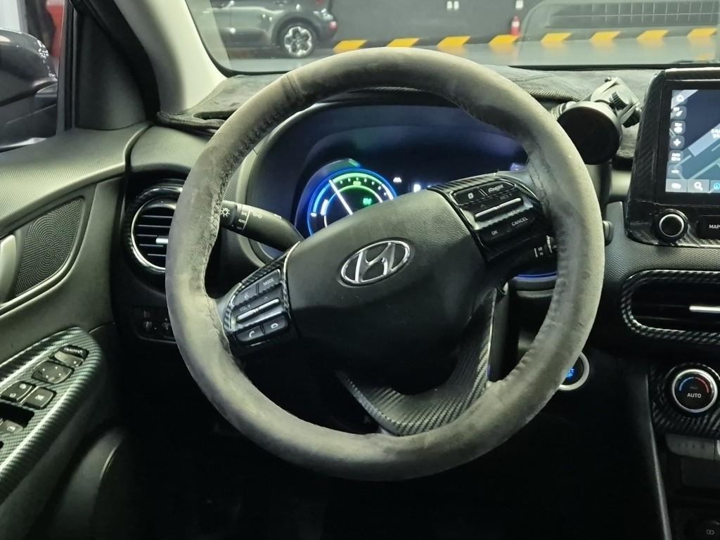 HYUNDAI Kona - Vista 9