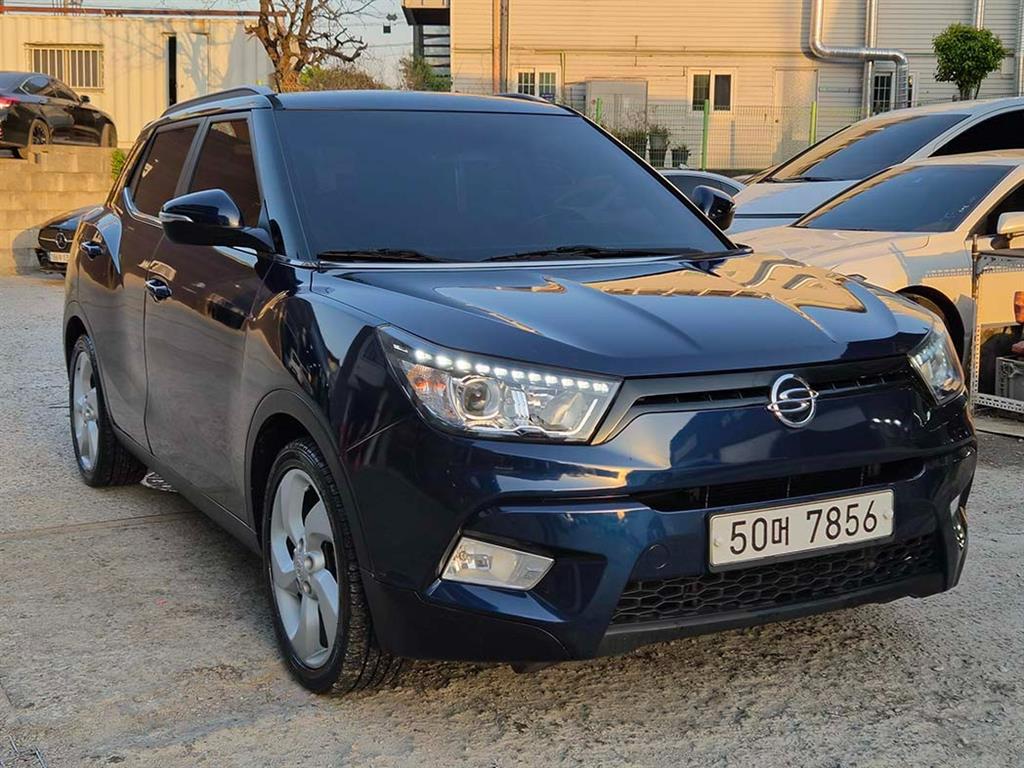 Ssangyong Tivoli 2015 Azul - Importación desde Corea - HF Imports Iquique - Foto 1