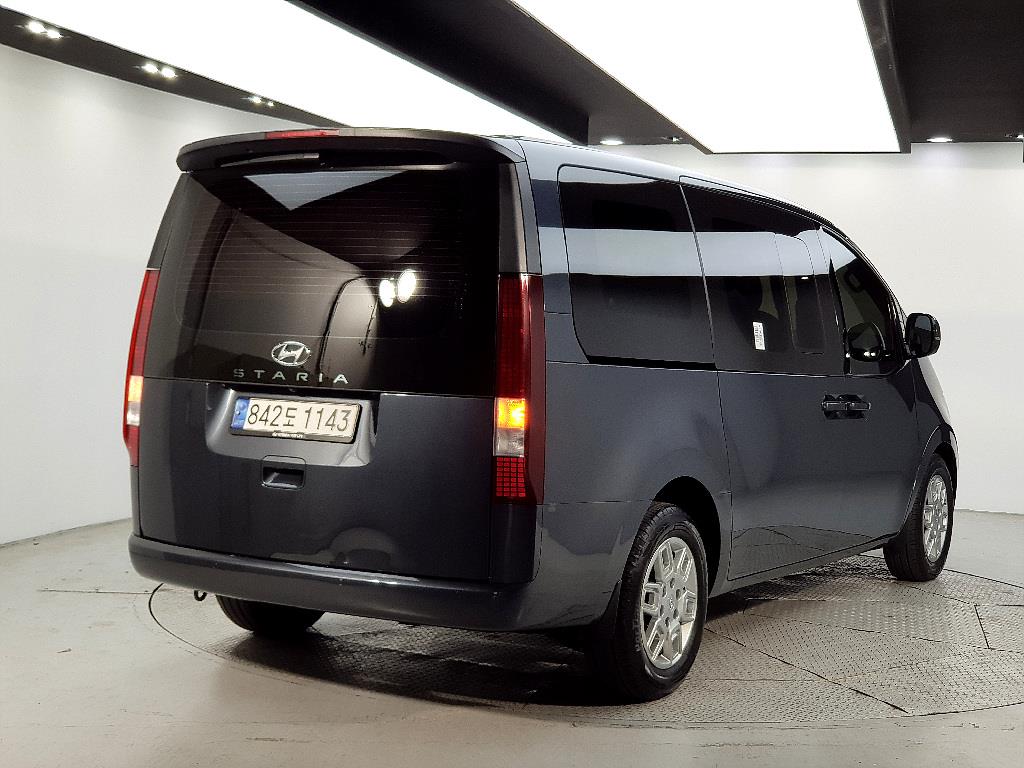 HYUNDAI Staria - Vista 4