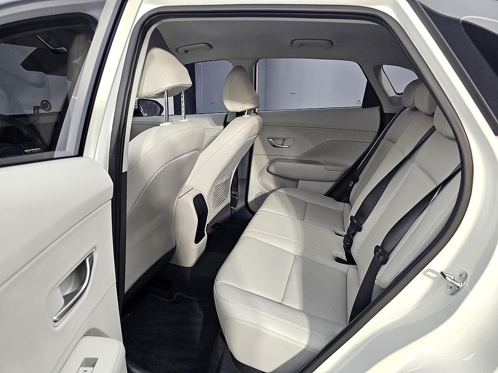 HYUNDAI Kona - Vista 9