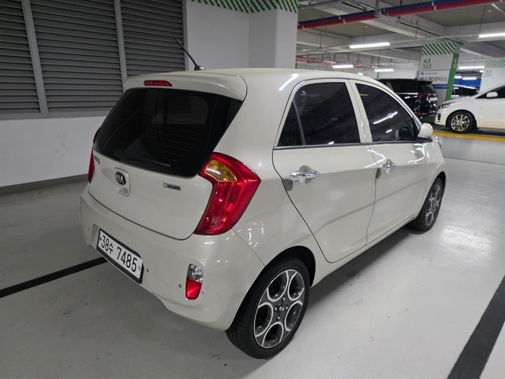 KIA Morning - Vista 4
