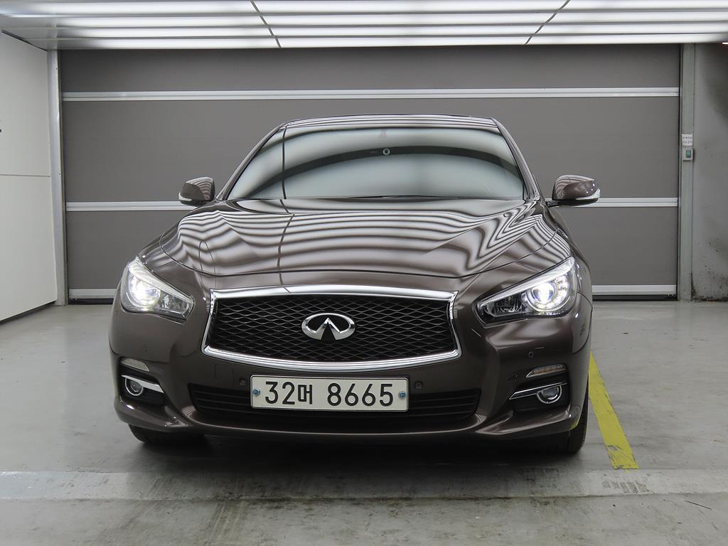 Infiniti Q - Vista 2