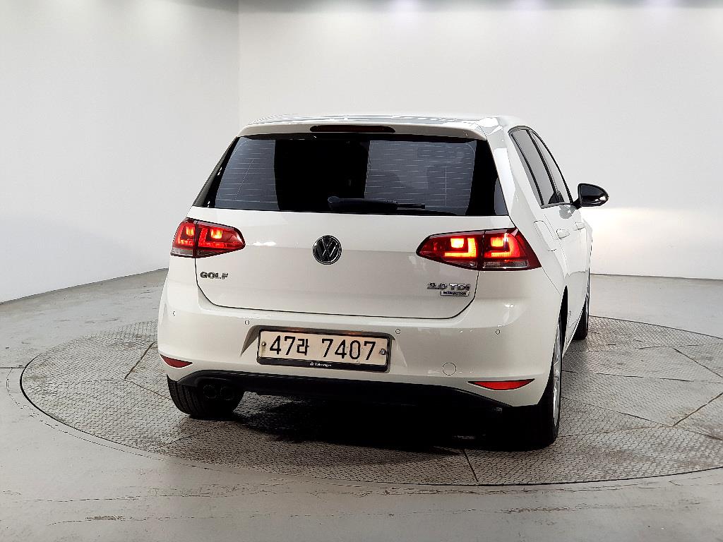 Volkswagen Golf - Vista 3