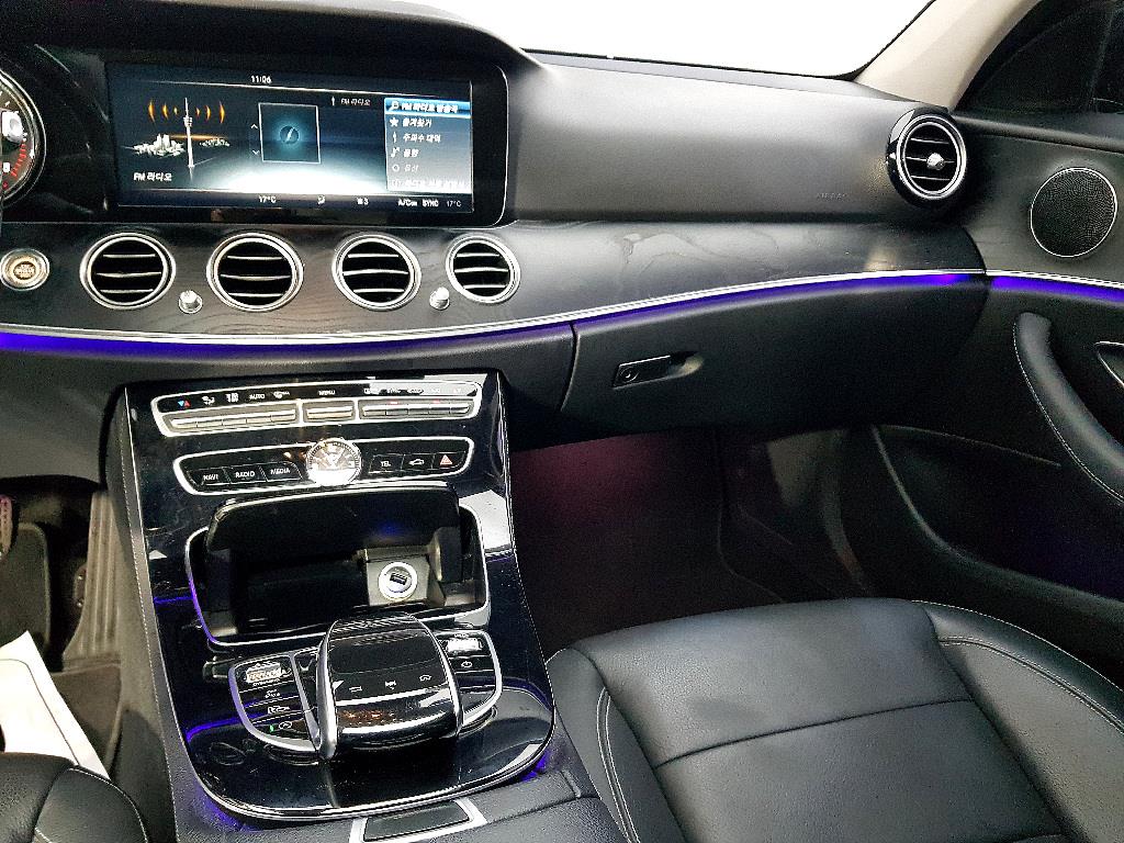 Mercedes Benz E class - Vista 10