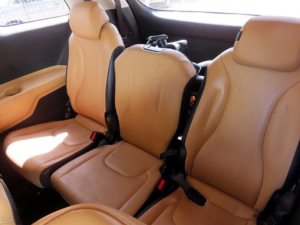 KIA Carnival - Vista 7