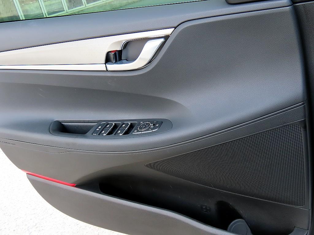 HYUNDAI Grandeur - Vista 12