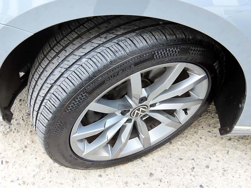 Volkswagen Passat 2022 Gris - Importación desde Corea - HF Imports Iquique - Foto 20