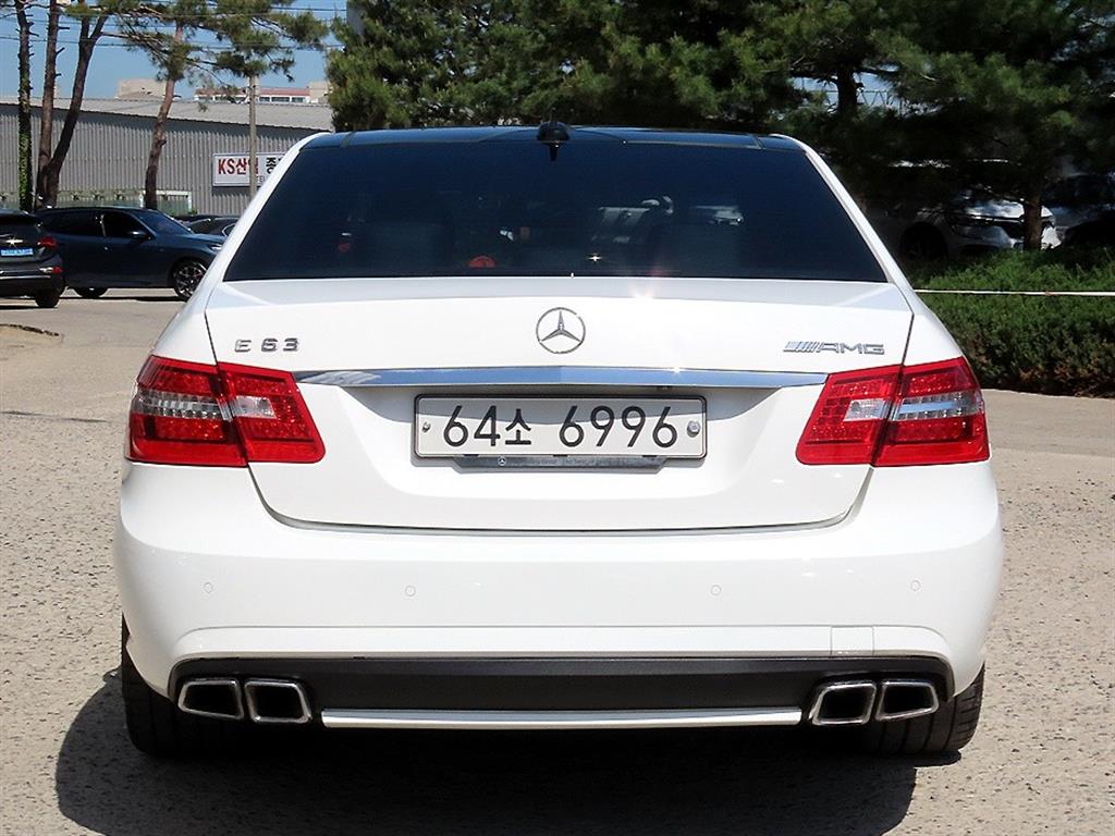 Mercedes Benz E class - Vista 4