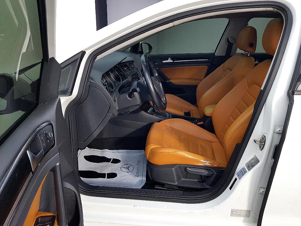 Volkswagen Golf - Vista 8