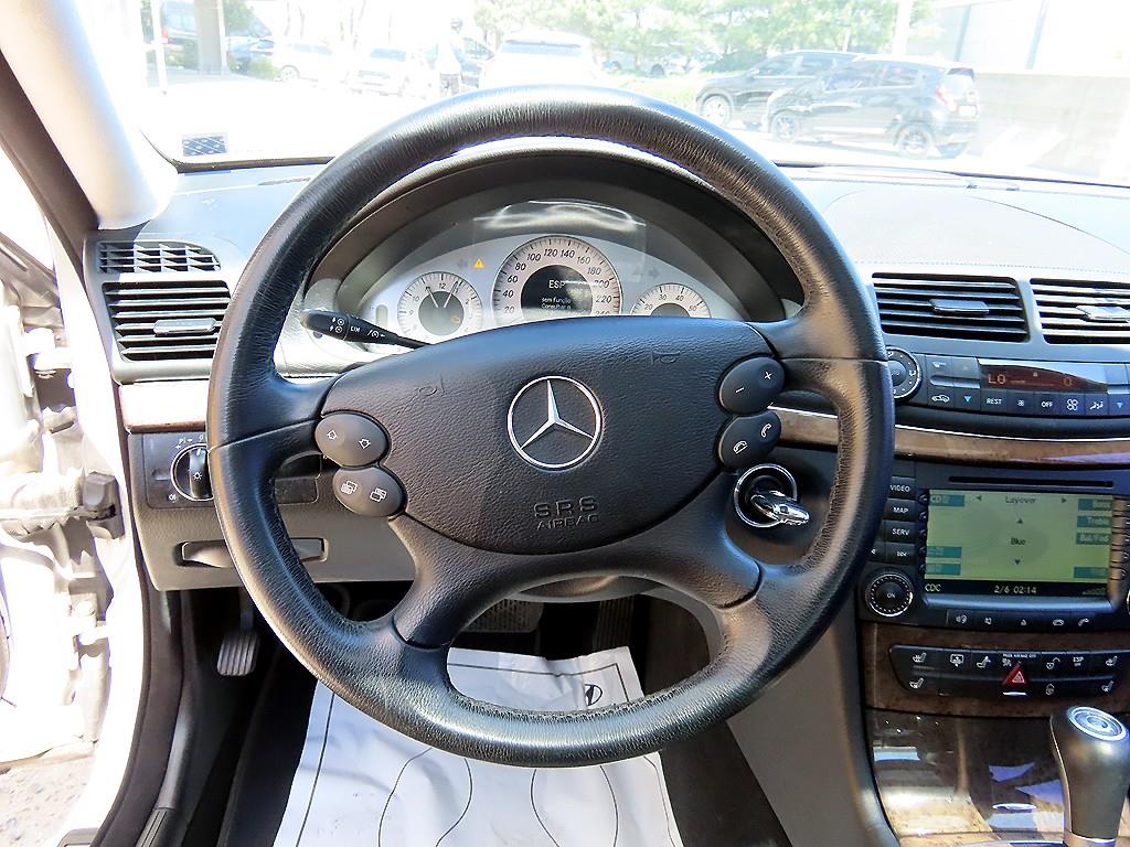 Mercedes Benz E class - Vista 8