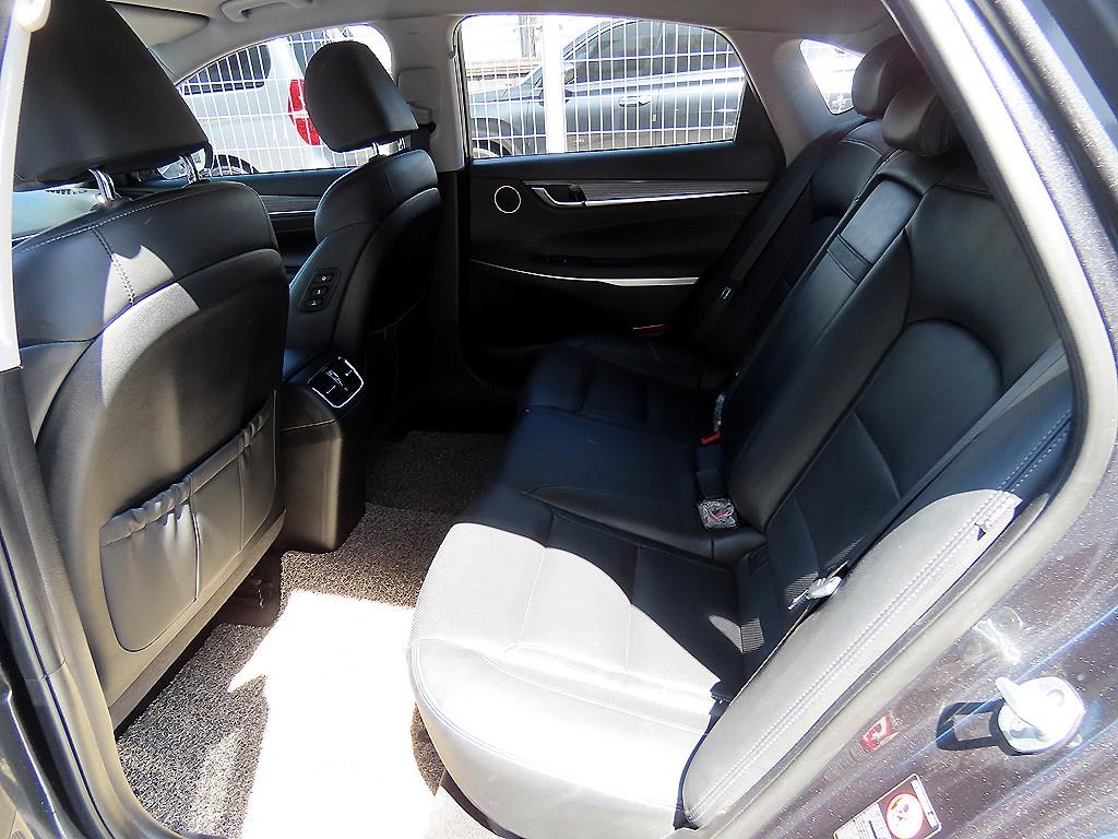 HYUNDAI Grandeur - Vista 6