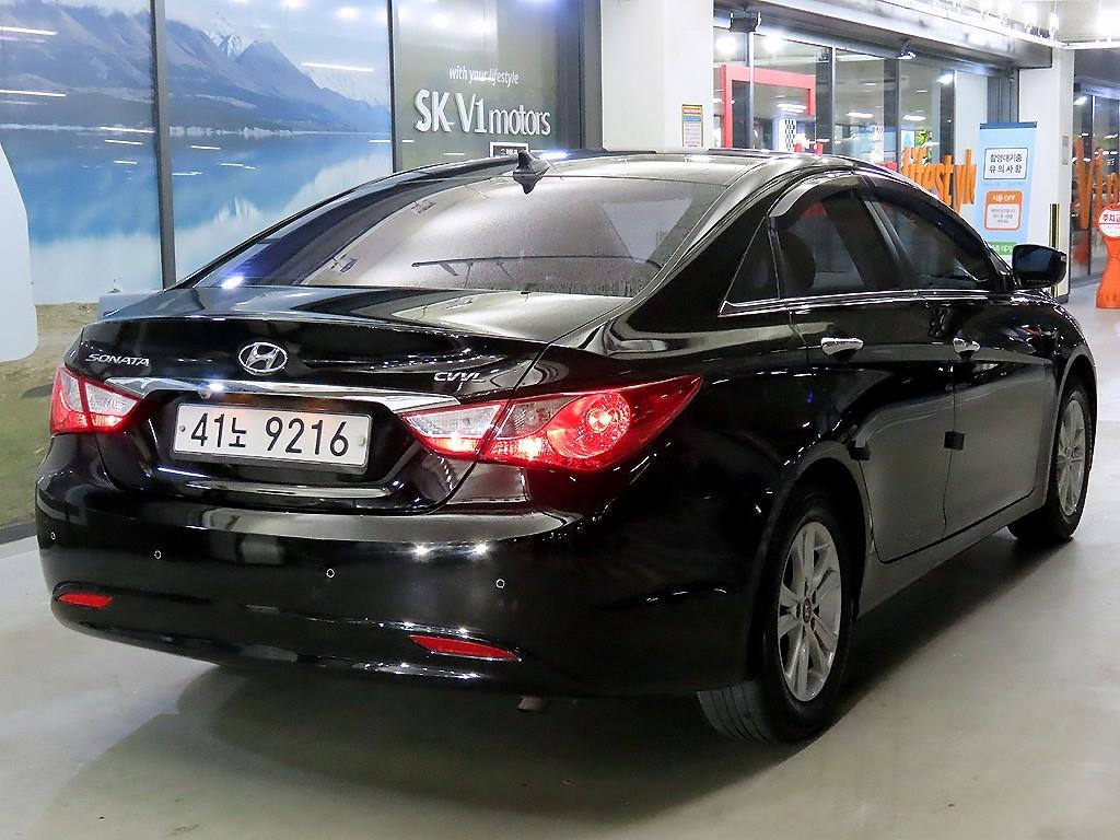 HYUNDAI Sonata - Vista 4
