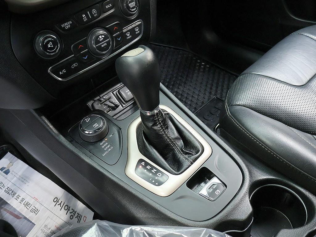 Jeep Cherokee 2016 Gris - Importación desde Corea - HF Imports Iquique - Foto 10