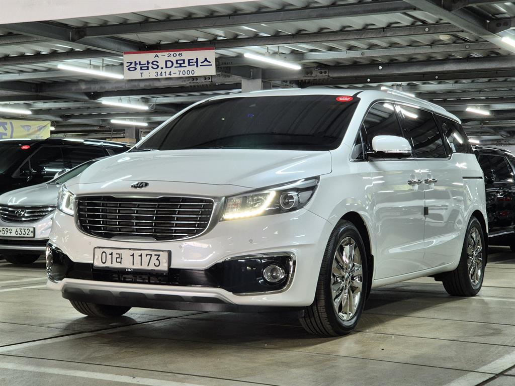 KIA Carnival - Vista 2