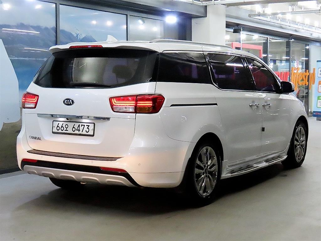 KIA Carnival - Vista 4